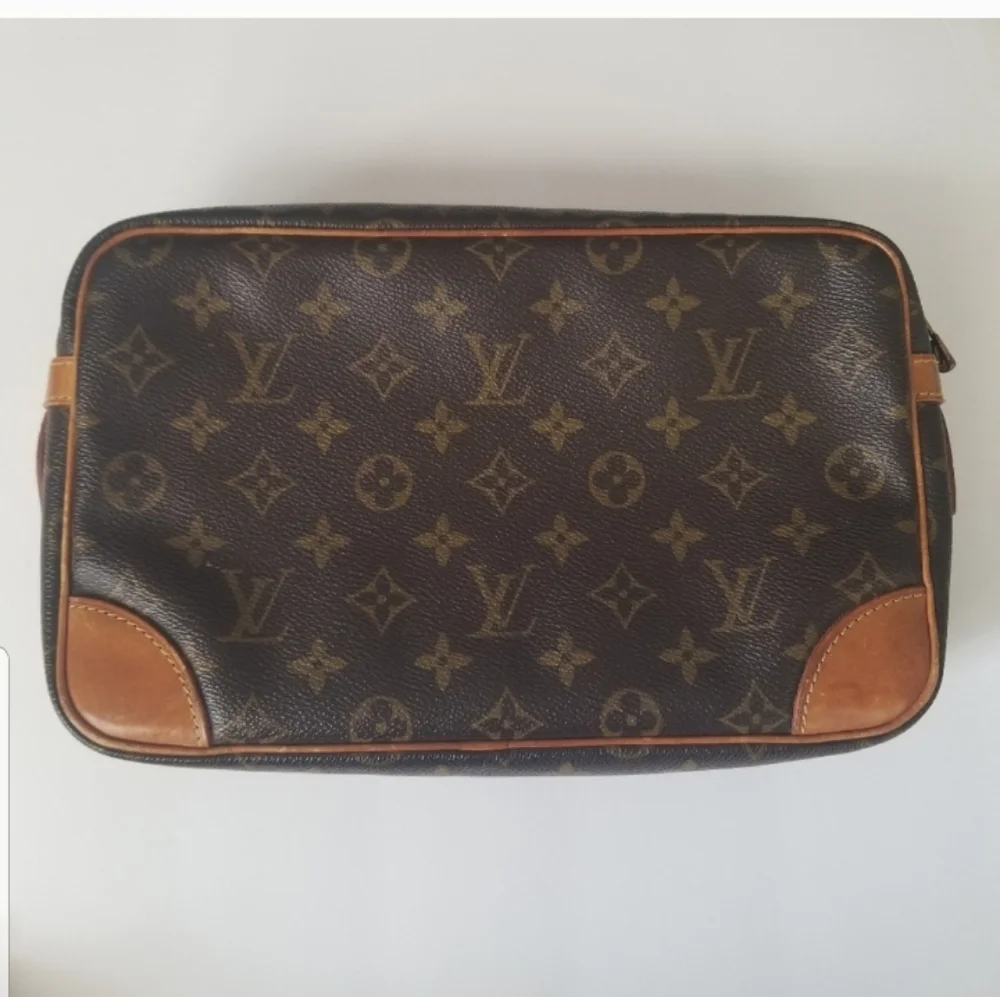 Louis Vuitton Vintage Purse Clutch (PRICE IS FINAL) - Picture 4 of 5